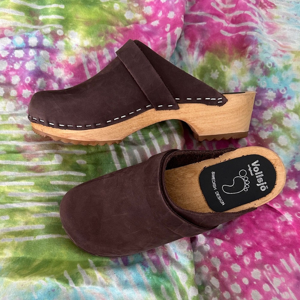 Women's Vollsko Brown Clogs - Picture 2 of 9